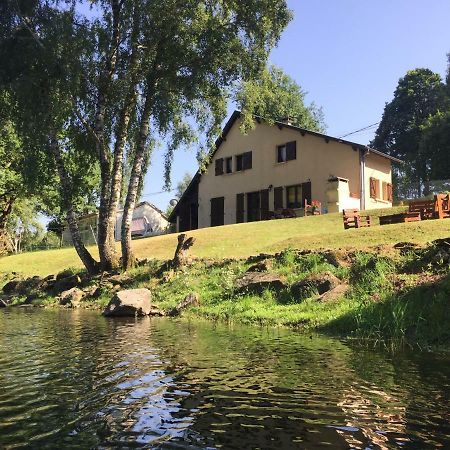 Maison Lac de Pareloup -LES PIEDS DANS L'EAU- Arvieu Extérieur photo
